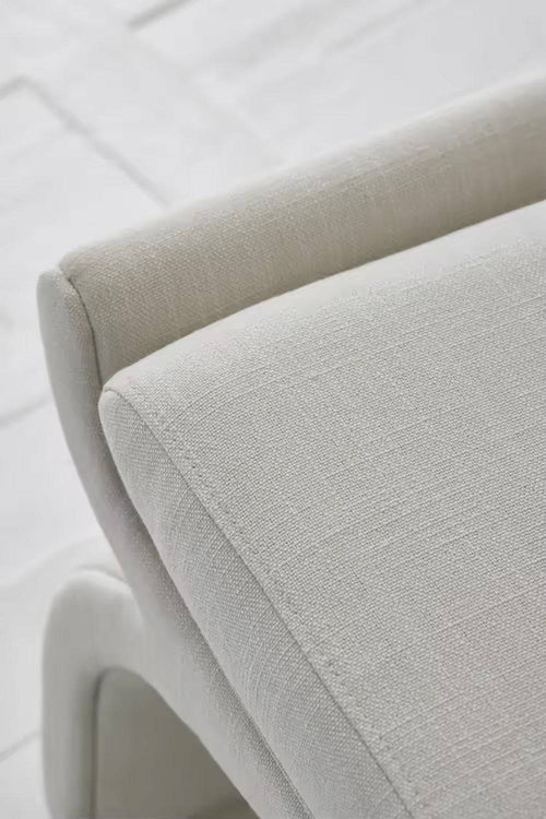 close look of infinia pouf