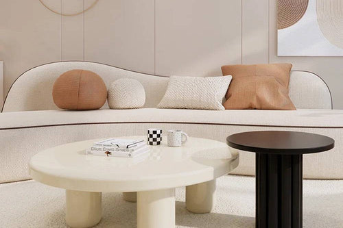 Modern Andee table with cylindrical legs