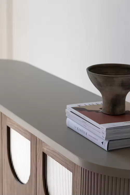 Detail view of curved edge console
