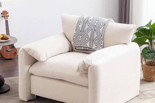 Side view of Fluffo chair, highlighting soft cushioning