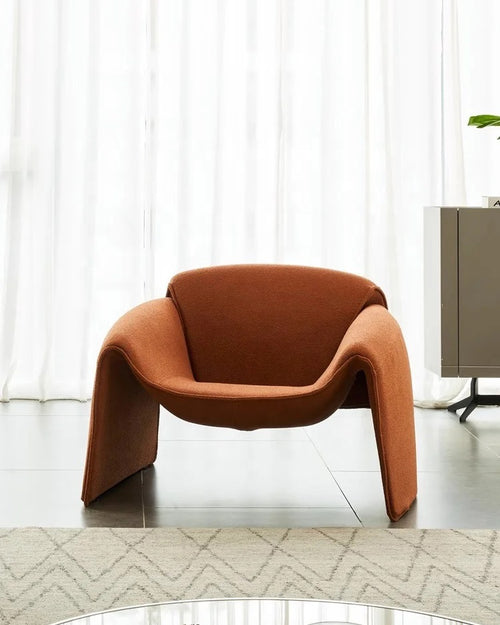Front profile of modern Hugo chair 