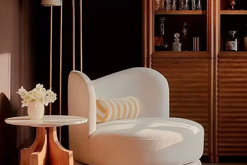 Buy the Gecko Chair – a luxury accent chair online in India with dual-tone design, plush comfort & modern elegance. Perfect for living rooms & lounges.
