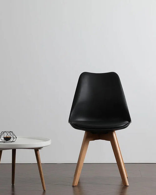 Front profile of black Jolly Chair