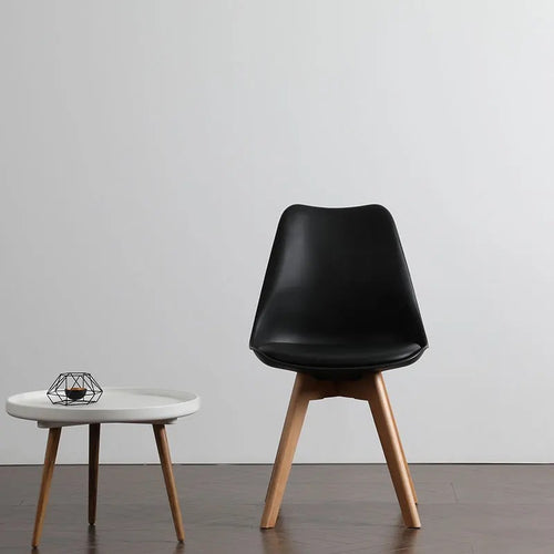Front profile of black Jolly Chair