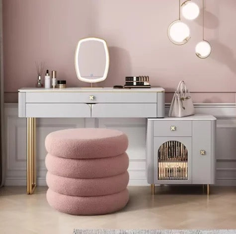 Unio Pouf in Pink with elegant ring design