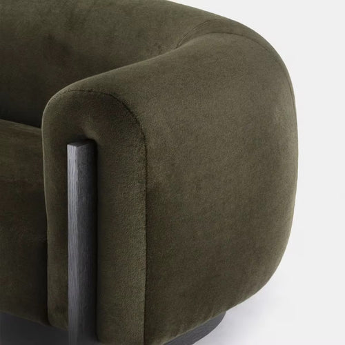 Closeup view of Vanta chair