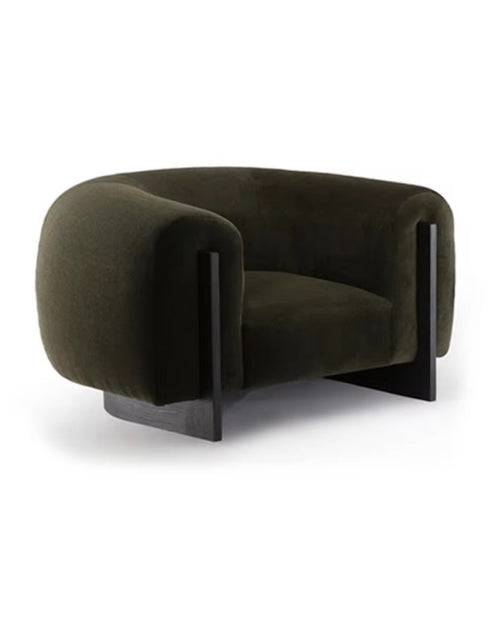 Side view of Vanta chair 