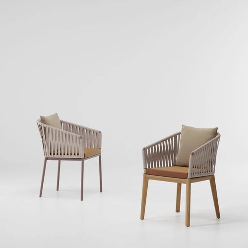Yuno Wicker dining chairs in outdoor patio