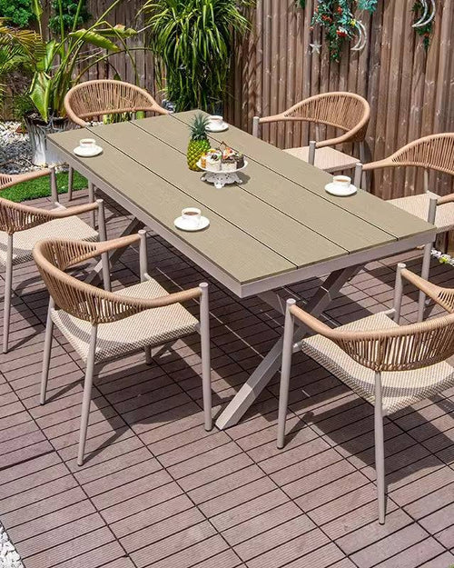 Hocco table set in outdoor area